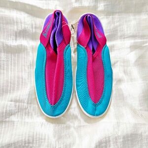 SHOES, DOCKMATES FOR WATER, SZ 7, FABRIC UPPER WITH MESH, RUBBER SOLES, TAGS ON,